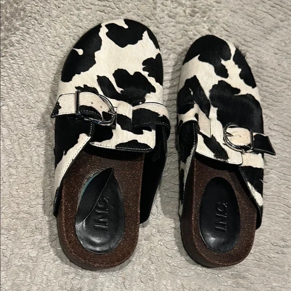 INC International Concepts Black and White Mules - Picture 2 of 6